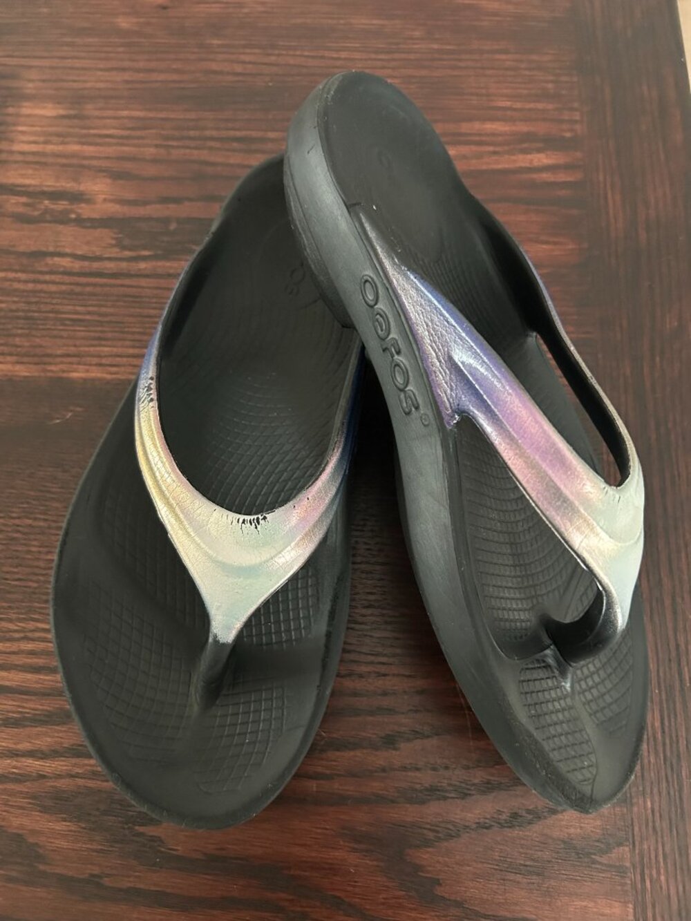 OOFOS Sandals Size 8